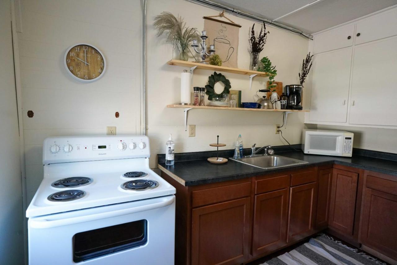 2 Bedroom Apartment Near Ndsu And Downtown فارغو، داكوتا الشمالية المظهر الخارجي الصورة