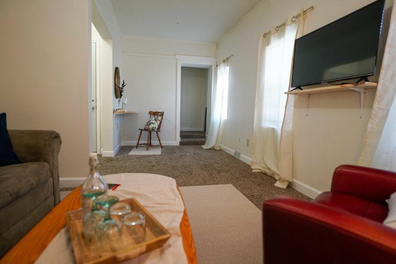 2 Bedroom Apartment Near Ndsu And Downtown فارغو، داكوتا الشمالية المظهر الخارجي الصورة
