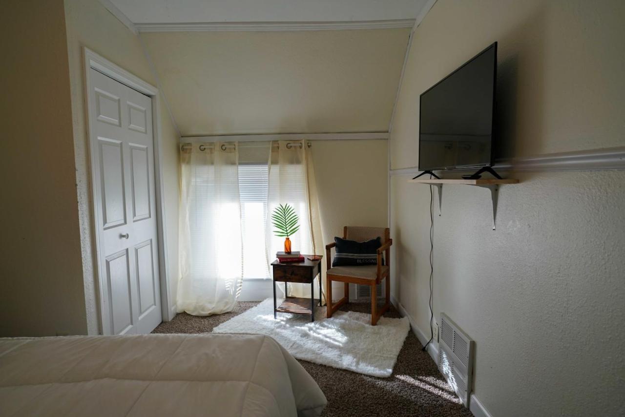2 Bedroom Apartment Near Ndsu And Downtown فارغو، داكوتا الشمالية المظهر الخارجي الصورة